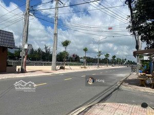 chính chủ bán đất lô góc 2 mặt tiền đường nguyễn thái học trung tâm gò công