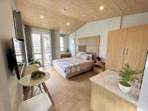 căn hộ cao cấp studio ban công - đầy đủ tiện nghi - thang máy bảo vệ ngay cầu ông lãnh quận 1