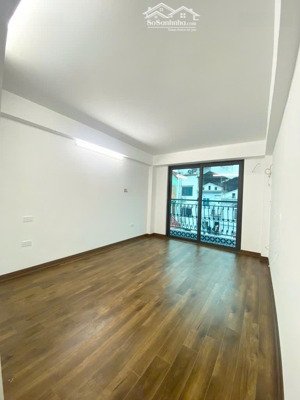 bán nhà kim giang 36m². 7,6 tỷ 7 tầng có thang máy lô góc, sát ô tô