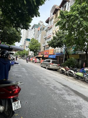 bán nhà mặt phố ngô thì nhậm 50m2 vị trí trung tâm cạnh chợ bông đỏ, chân chung cư ct1 giá đầu tư