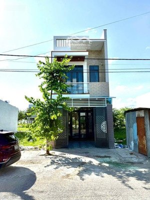nhà mới xây 2,59 tỷ 1 trệt 1 lầu khu dân cư trường an phường long châu tỉnh vĩnh long