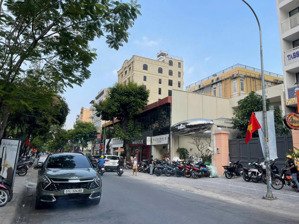 chỉ 13.5 tỷ. mặt tiền kinh doanh kế xuân thủy, góc thảo điền. dt(4x13m). nhà (đẹp + mới) 3 tầng.