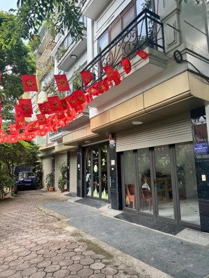 tặng 1 tỷ tiền nội thất nhập khẩu - ô tô đỗ cửa - 1 ngoặt ra mặt phố - thông số nhà đẹp nức nở