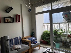 gia đình mình cần bán lại căn hộ tại chung cư âu cơ tower, diện tích 60m², 2pn, 2wc, giá 2.7 tỷ