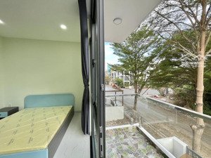 chdv cát lái đường 40cl gần umt gần citisoho, dt 30m2 ban công riêng. giá 4tr8 full nt