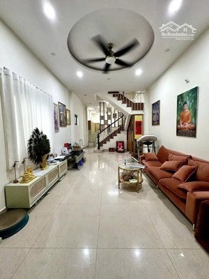 giảm sâu 1 tỷ bán gấp 4x17.8m(76.8m2) huỳnh văn bánh,pn cốt nhà còn mới. chỉ còn 11,8 tỷ tl