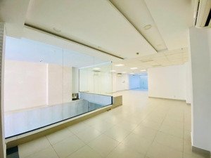 cho thuê tòa nhà mt ngay phan xích long 8x22m hầm 6 lầu quận bình thạnh 200tr