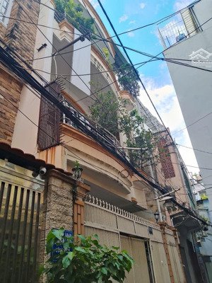 nhà 3 tầng đường ngô quyền (5,8mx18m). giá 11 tỷ 800 triệu