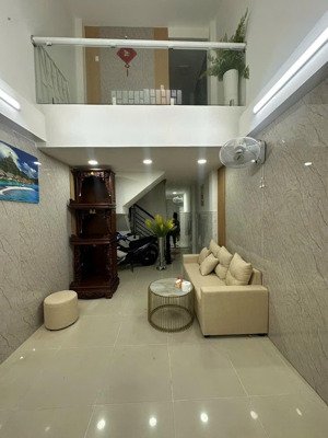 nhà đẹp 4 lầu đúc hẻm ba gác thông nguyễn chế nghĩa gần cầu chà và