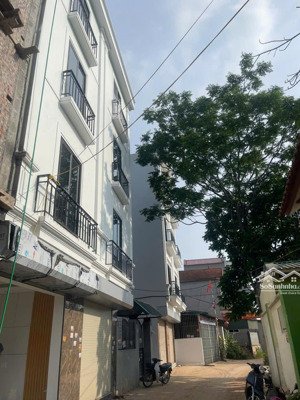 nhà 4 tầng đủ công năng 3p ngủ, ô tô đỗ cửa, 150m ra kđt đô nghĩa, đh phenikaa, bv nhi. alo e giang