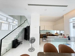 cho thuê biệt thự hưng thái, phú mỹ hưng, dt 7x18 4pn nhà rộng