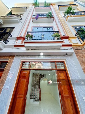 nhà yên vĩnh, ra chợ chưa đầy 50m, ô tô 247 đỗ cạnh nhà, gần nhà văn hóa, hồ cảnh quan, 36m2