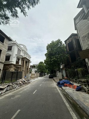 nhà em bán lại mảnh đất đẹp ngõ 15 phú xá-phú thượng 145m2,mt8m giá 200tr.lh: 