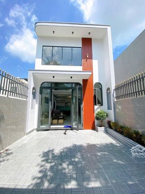 nhà mới hoàn thiện ngay ủy ban phường tân triều mới. sổ riêng thổ cư. trả trước chỉ 500 triệu