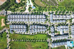 bán nhà mặt tiền verosa park - đường 20m đối diện công viên - lh tuấn anh 