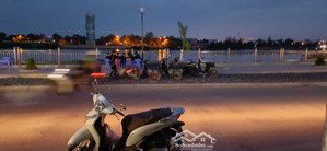 chính chủ cần bán gấp căn nhà mt đường 826c ngay xã phước lại, cần giuộc, long an