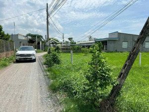 chính chủ cần bán lô đất full thổ cư giá rẻ ngay xã tân phú, đức hòa, long an