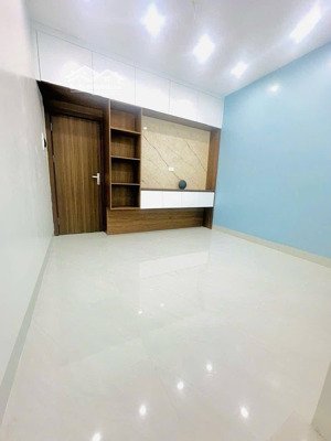 bán nhà tầng 1 - kinh doanh được yên ninh, ba đình