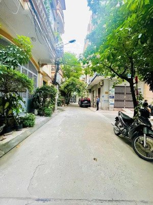 chủ hạ chào 2 tỷ, bán nhà phân lô, oto tránh phạm tuấn tài - cầu giấy. dt 70m2 x mt 6m. giá 26.8 tỷ