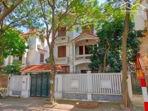 biệt thự đơn lập -view vườn hoa -đẹp nhất khu vực -vỉa hè-4 thoáng- an sinh đỉnh cao -260m2. 7x t/ỷ