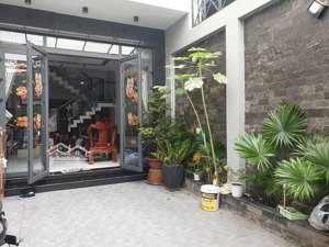 nhà dt: 4.5m x 20m xây 4 tầng - mặt tền đường số 13 - p bình trưng tây