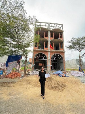 bán đất 130m2 thổ cư khu đông dân, tiện về nội thành, thích hợp nghỉ dưỡng đầu tư, cách aeon 20p