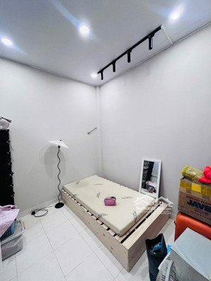 bán gấp nhà hẻm xe hơi đường âu dương lân quận 8