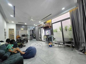 hiếm - cách gigamall 5 phút - biệt thự sân vườn 200m đến sông - xe đỗ ngày đêm - chỉ 17tỷ x