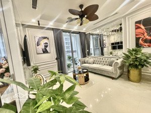 bán căn góc 2 ngủ tầng trung, view thoáng cầu vĩnh tuy hướng mát, giá thương lượng lh 