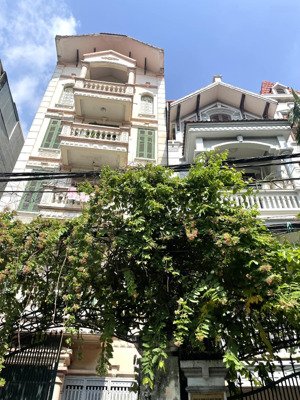 bán nhà phố hoàng hoa thám - ô tô tránh - ngõ thông - dt 106m2, mt 6m, giá: 26 tỷ