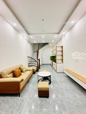 phạm văn đồng , 36m2 chỉ 7.15 tỷ, dân xây chắc chắn, ô tô đỗ cổng, sát mặt phố, full nội thất xịn