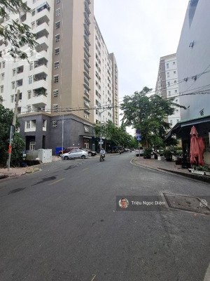 bán khách sạn 3 sao quận 1 nguyễn thị minh khai ngang hiếm 7.7m 21 phòng thu nhập 200tr/tháng.