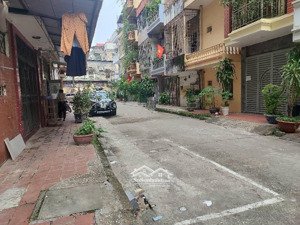 bán căn tập thể hoàng quốc việt 34/65m2, giá 3.98 tỷ bắc từ liêm