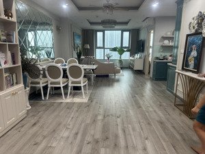 chính chủ gửi bán kín căn hộ cc cao cấp ciputra 120m², 3pn, view cực đẹp, tầng 19.