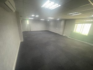 cho thuê vp tân cảng 50m2 đã ngăn sẵn phòng sếp giá tốt nhất khu vực