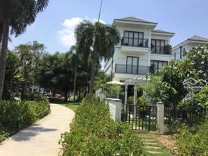 chính chủ kẹt tiền gấp bán căn biệt thự 7x20m nhà thô, giá 15tỷ full nội thất 7x20m giá 15.5 tỷ