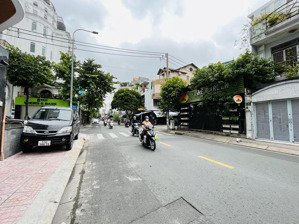 góc 2mt đường nguyễn xuân khoát ( 4,25x20m) 2 lầu,sân thượng. giá 15,5 tỷ ,đủ lộ giới
