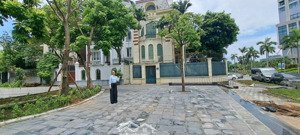 cần bán biệt thự vip vườn đào tây hồ 2 mặt tiền đối diện lotte mall 270.4m² giá đầu tư tốt