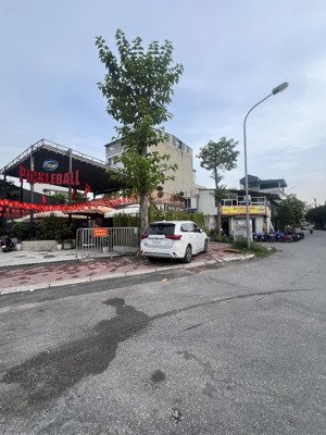 bán nhà phố tư đình -cổ linh -90m2 -mặt tiền 5m -lô góc 2 thoáng -đường 12m -ô tô chạy vòng quanh