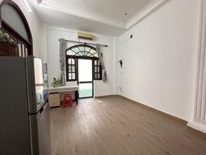 chdv full nt có ban công 8 lô c hẻm 719 huỳnh tấn phát