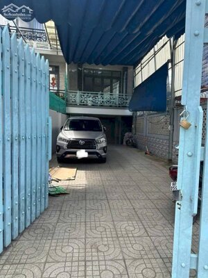 Nhà 1 lầu 1 trệt mặt tiền đường thông 3.9 tỷ/131 m2