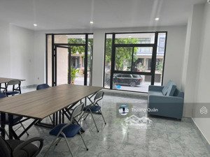cho thuê tầng trệt 7*20m full nội thất văn phòng có thang máy,hầm để xe tại kđt vạn phúc.