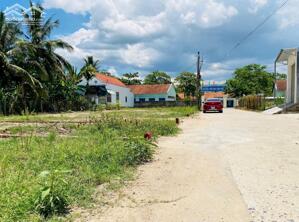 Cách 30m là mặt tiền Tỉnh lộ 2 Diên phước( huyện Diên Khánh cũ)