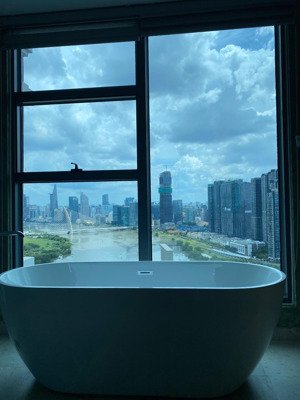 chuyển nhượng căn hộ cao cấp 2pn sunwah pearl tầng cao view đẹp, giá tốt