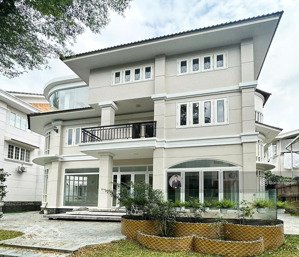 bán biệt thự đường thành thái, quận 10 11x25m - nhà 3 tầng mới đẹp - hđt: 100trđ - giá 42 tỷ