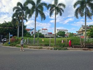 chuyển nhượng lô hoa hậu biển hội an,2 mặt tiền trương minh hùng và mai an tiêm,sát biển, dt 1507m2