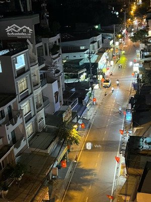 nhà mặt tiền đường kinh doanh 20m ngay trung tâm quận 7, dt: 5x19m vị trí buôn bán tốt