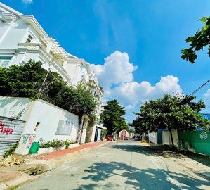 hàng hiếm !!! chỉ 1 căn duy nhất 6x22m ( 130.8m2) hầm + 4tầng đường 2 xe hơi tránh nhau chỉ 16 tỷ