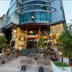 ngộp bank! bán gấp nhà mt ngay trường sơn, tân bình. dt: 19x20m - 3tầng- hđt 240 triệu-giá 58 tỷ