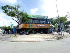 vip nhà góc 2 mặt tiền lê văn lương, phường tân phong quận 7, dt:25x10m, 3tầng, hđt:300tr, giá:70tỷ